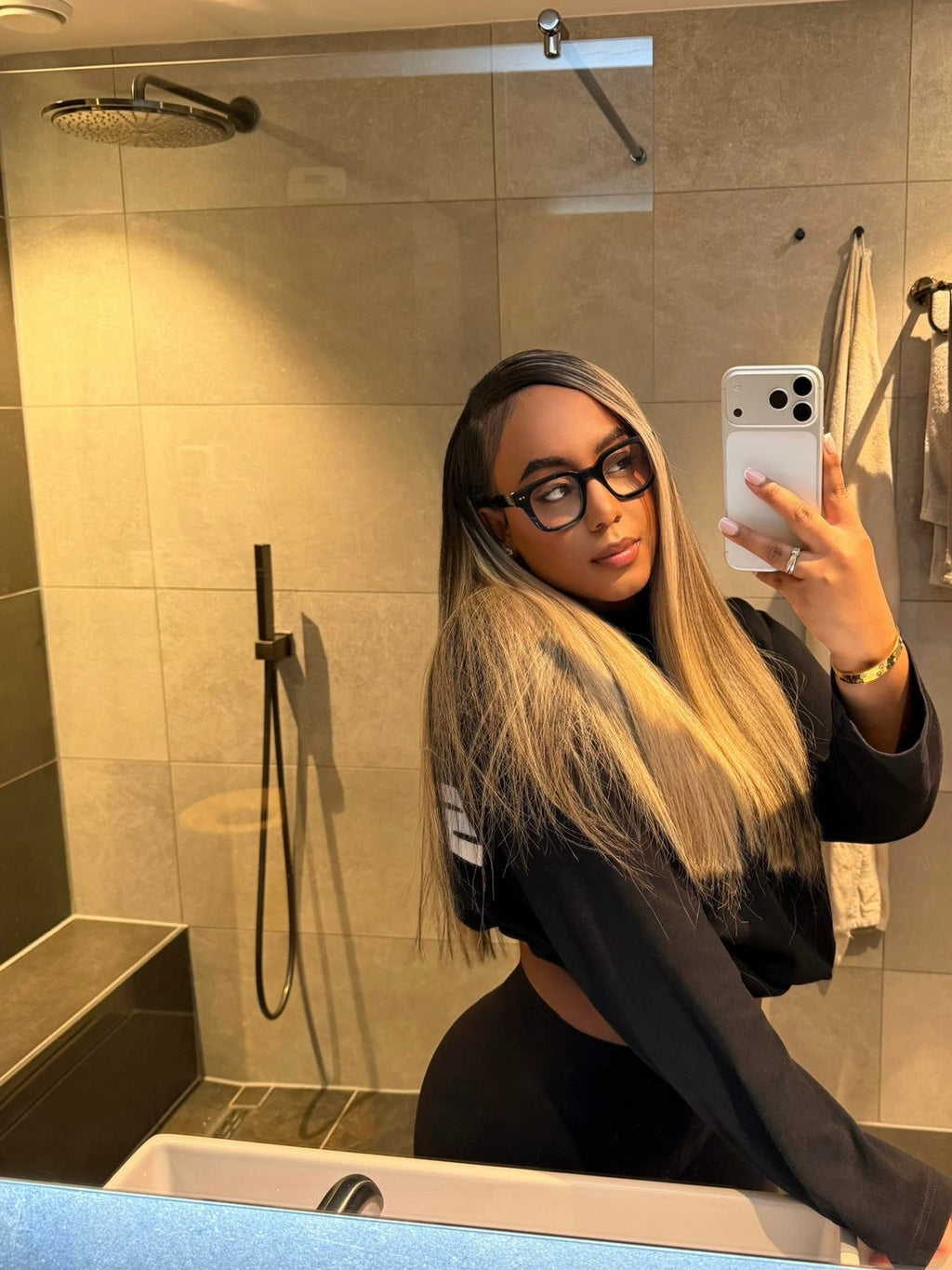CHICHI BLONDE